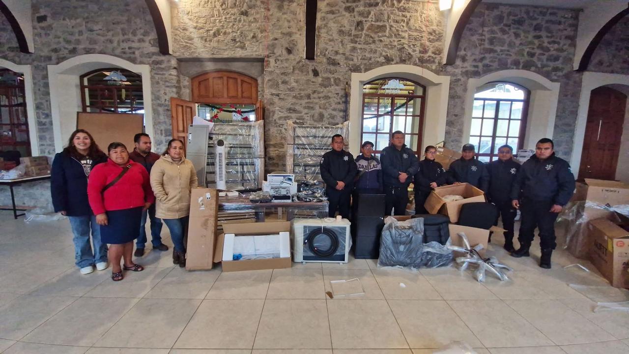 Entrega de juguetes y la tradicional rosca de reyes
